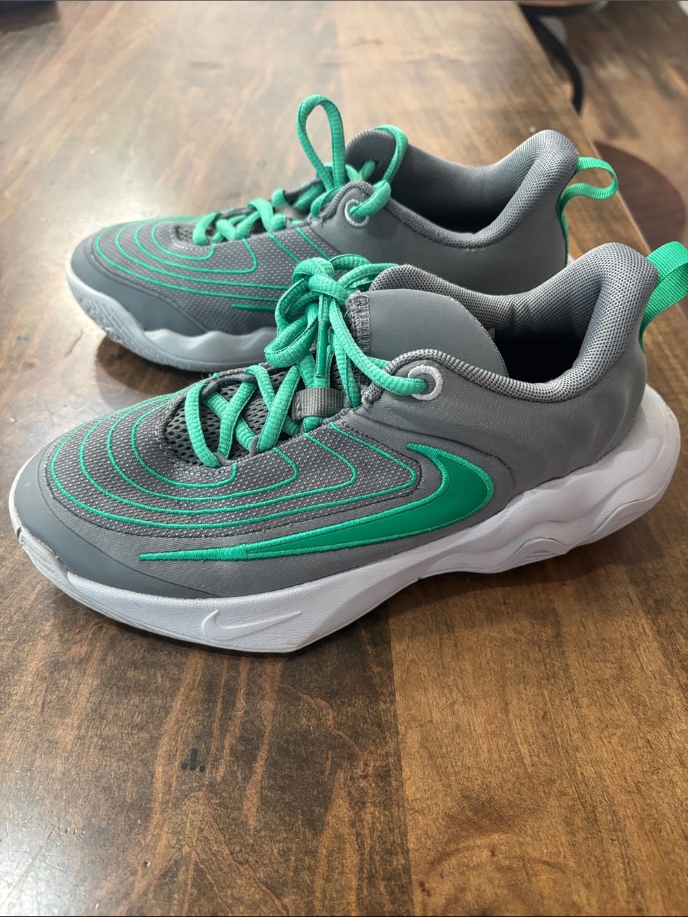 Nike Kids Gray Sneakers with Green Accents